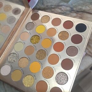 Glamorous Gold and Brown Eyeshadow Palette